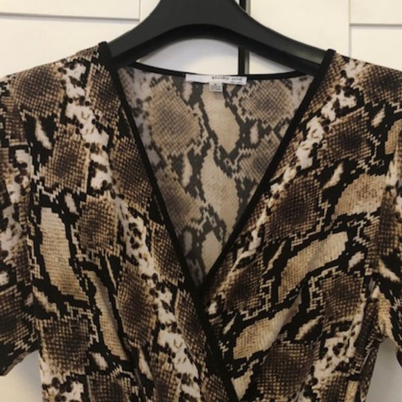 Studio One Dress Snake print python faux wrap skater fit flare in size 6. - Picture 3 of 4